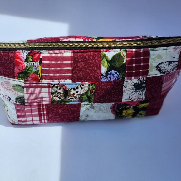 Toiletry Bag - Picture 7 of 7